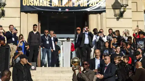 عثمان ديمبلي عند استقباله في ناديه الأم