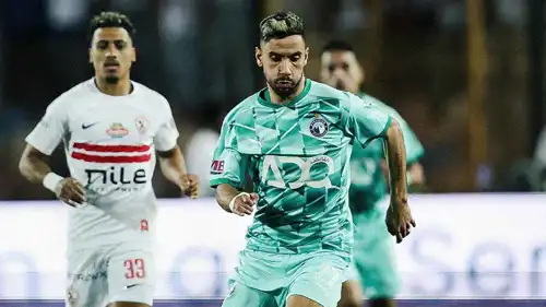 ناصر ماهر وخوان بيزيرا في مباراة الزمالك وبيراميدز
