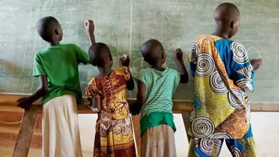 طلبة في إحدى المدارس الأفريقية