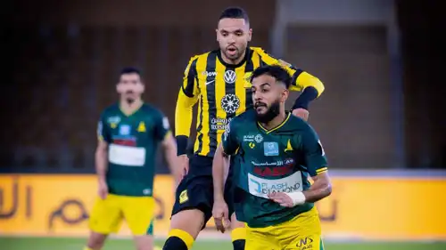 من مباراة الخليج والاتحاد في دوري روشن
