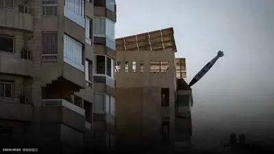 القنبلة الصاروخية لحظة استهداف المبنى
