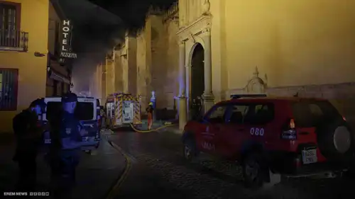 حريق ضخم في مسجد قرطبة