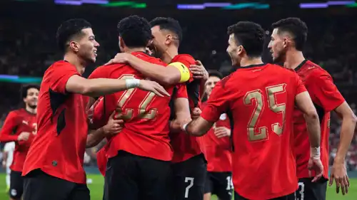 احتفال لاعبو منتخب مصر بالفوز على السعودية