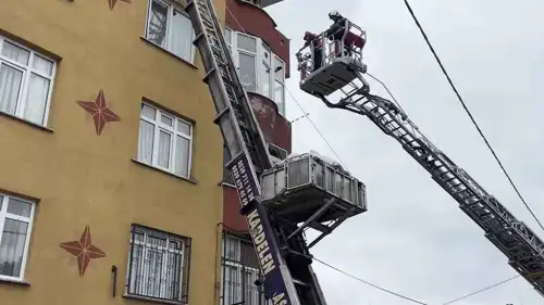 من عملية إسعاف الشابة السورية