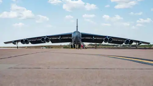 قاذفة بي-52 ستراتوفورتريس الأمريكية