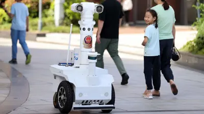 شرطة روبوتية من الجيل الخامس تقوم بدوريات في تشوشان الصينية