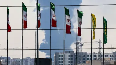 دخان قصف على طهران أمس