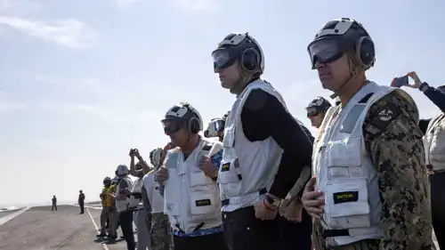 ويتكوف وكوشنر على متن "أبراهام لينكولن"