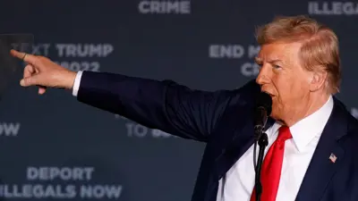 ترامب خلال تجمع انتخابي بمدينة أورورا في كولورادو 