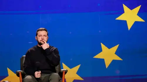 زيلينسكي وعلم الاتحاد الأوروبي