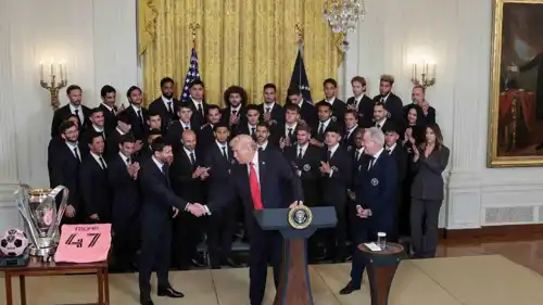 الرئيس الأمريكي دونالد ترامب وليونيل ميسي