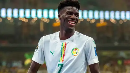 الحسن دياو مهاجم منتخب السنغال ونادي كومو