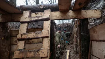 جنود أوكرانيون على خط المواجهة مع روسيا