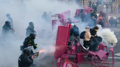 مشهد من المواجهات في لوس أنجلوس