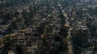  حريق إيتون في حي ألتادينا في مقاطعة لوس أنجلوس