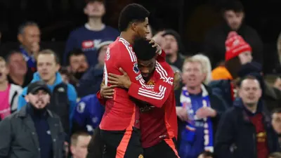 احتفال لاعبي مانشستر يونايتد الإنجليزي