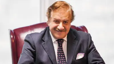 الفنان الكويتي محمد المنصور