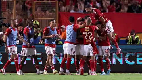 فرحة لاعبو الأهلي بهدف التعادل