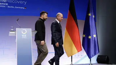 شولتس وزيلينسكي