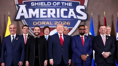ترامب يتوسط قادة من أمريكا اللاتينية خلال قمة درع الأمريكتين