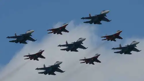 طائرات حربية روسية خلال عرض عسكري