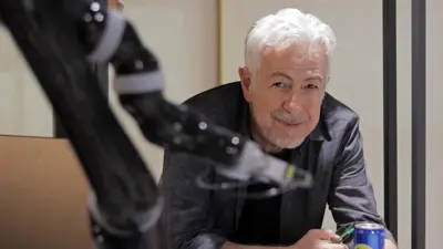 العالم السوري أسامة الخطيب