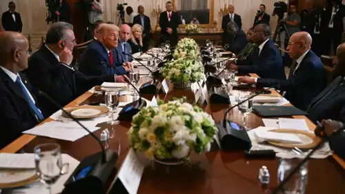 ترامب خلال لقاء قادة أفريقيين