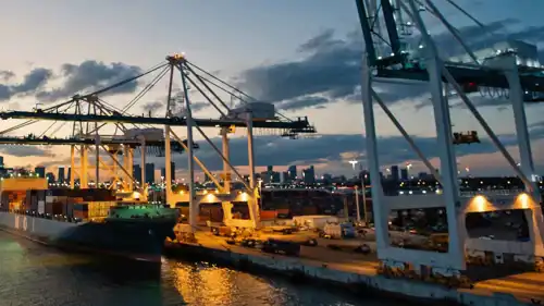 توسعة موانئ أنغولا