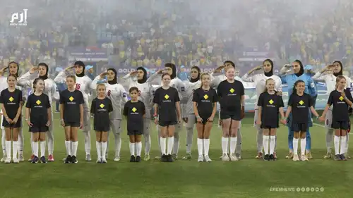 نشيد تحت الضغط.. كيف تبدّل موقف لاعبات إيران؟