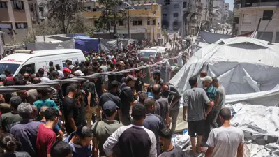  موقع غارة إسرائيلية بجوار خيمة تؤوي نازحين في غزة