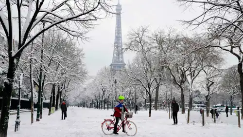 الثلوج في باريس