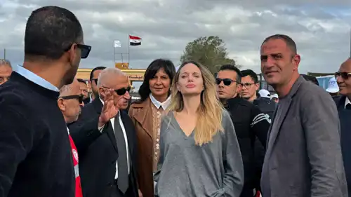 من زيارة النجمة أنجلينا جولي لمعبر رفح المصري