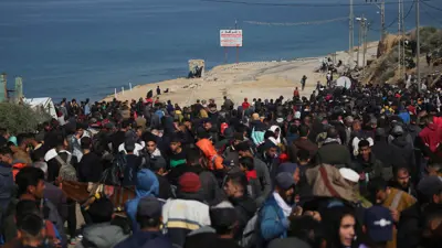 انتظارا للعبور إلى شمالي غزة