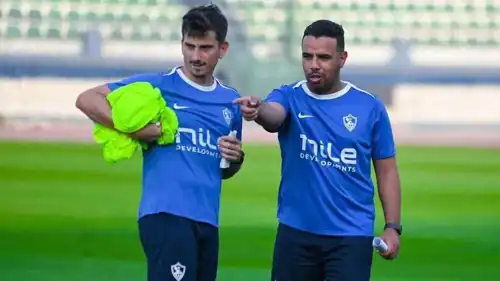 حازم إمام (يمينا) نجم الزمالك السابق