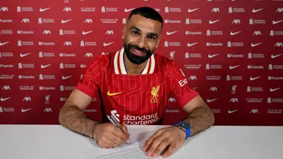 محمد صلاح يجدد عقده مع ليفربول