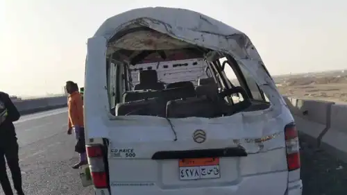 الحافلة الصغيرة التي تعرضت للحادث