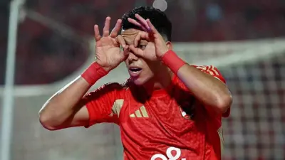 إمام عاشور نجم الأهلي المصري