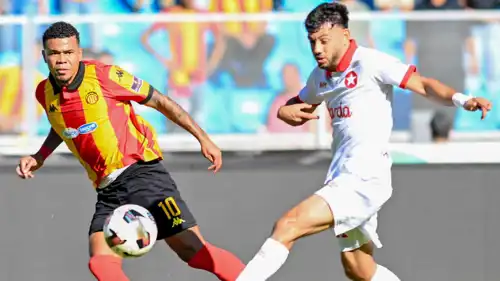 يان ساس (يسار) صاحب الهدف الأول للترجي