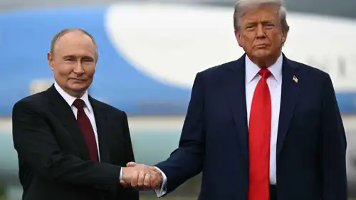 خلال لقاء الرئيسين الروسي والأمريكي في ألاسكا