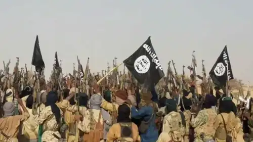 مقاتلو داعش يحتفلون باستهداف دورية بالنيجر عام 2019