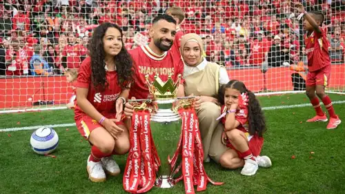 محمد صلاح وزوجته ماجي صادق