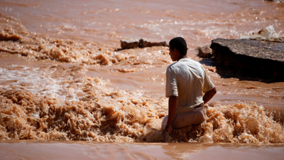 عمليات الإنقاذ والبحث جراء السيول في الجزائر