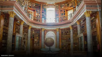 100 ألف كتاب في خطر..حملة إنقاذ طارئة داخل أقدم مكتبة بالمجر
