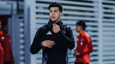 إمام عاشور نجم الأهلي المصري