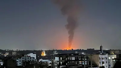 آثار هجوم إسرائيلي على مواقع للحوثيين