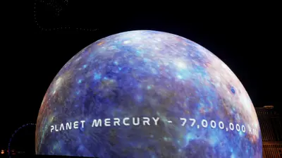 مجسم يحاذي كوكب عطارد