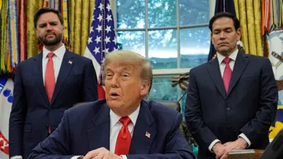 دونالد ترامب ونائبه ووزير خارجيته