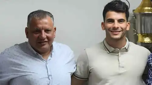 زيزو مع والده