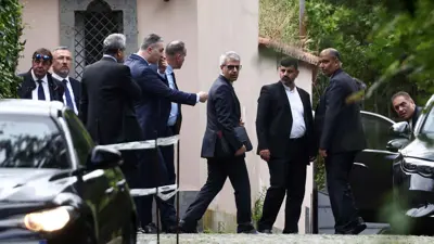 الوفد الإيراني المفاوض في روما