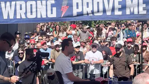 تشارلي كيرك قبل لحظات من عملية الاغتيال